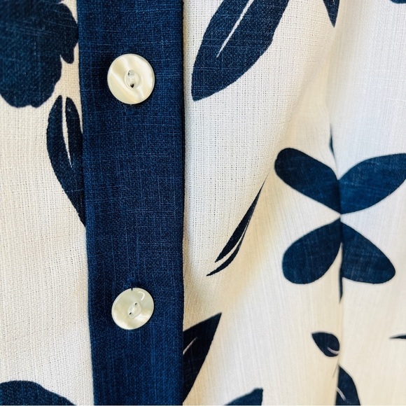 Leslie Belle Petite Navy and White Floral Swing Blazer - Picture 7 of 10